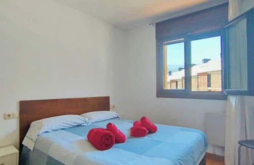 Sort Apartment | Apartamento 2 Hab. con Balcón, Acceso a la Piscina