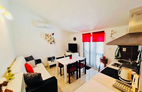 Gornje Selo Apartment | Apartment Nick - with barbecue - Gornje Selo, Island Solta, Croatia