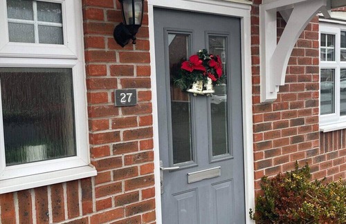 Ewloe House | Hawarden/Semi-detached/Corporate friendly/Drive