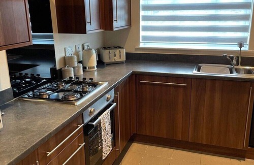Ewloe House | Hawarden/Semi-detached/Corporate friendly/Drive