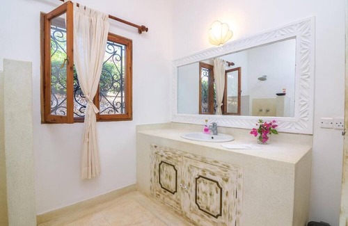 Malindi Marine National Park Villa | Minimi Couzy villa casaurina
