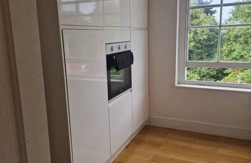 Grimsby Apartment | NEW! 2 Bedroom Central Grimsby, Flat 1