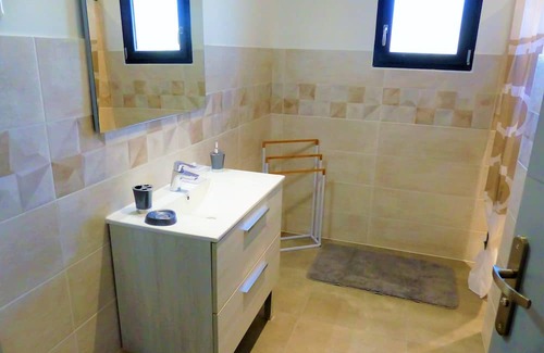 Malvies House | Villa Climatisée au Milieu des Vignes Avec son spa