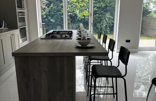 Bramcote Villa | Deluxe Modern Villa