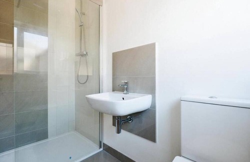 Bramcote Villa | Deluxe Modern Villa