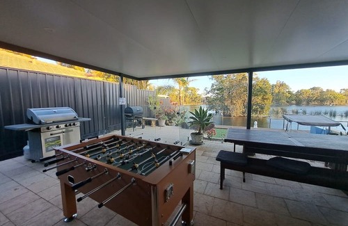 Ballajura House | Paradise on the Lake - King Room