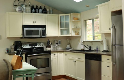Trent Lakes Cottage | The Wilson Family Cottage - Instagram @wilsonfamilycottage rentals
