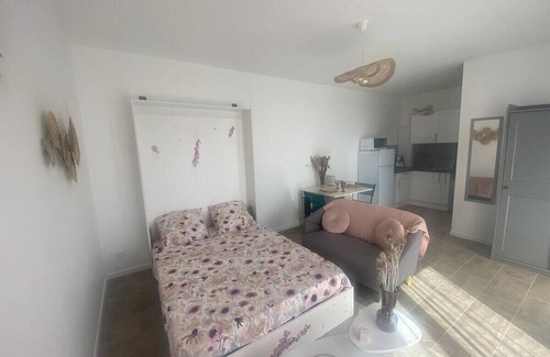 Vernou-la-Celle-sur-Seine House | Water-edge Stay