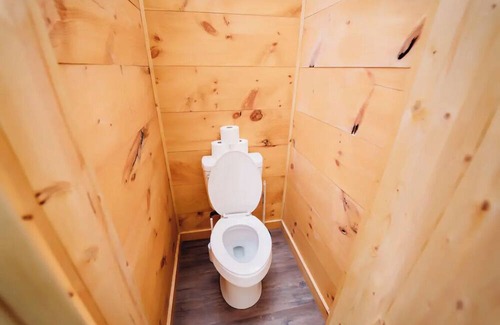 Robbins Cabin | Black Creek Glamping