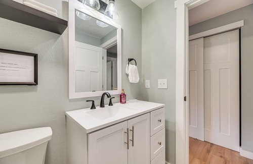 Lacey Apartment | Cozy Wooded Retreat Near Long Lake & Olympia