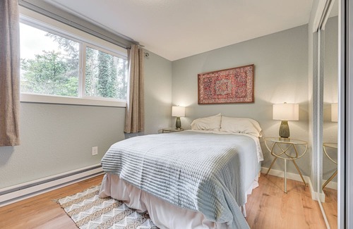 Lacey Apartment | Cozy Wooded Retreat Near Long Lake & Olympia