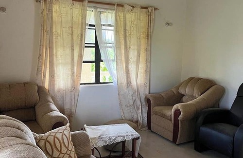 West Coast House | Beautiful 2-Bed House in St George