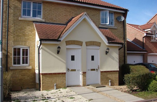 Stevenage House | K Suites - Cozy 2 bed House w/free parking