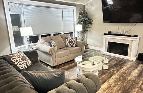 Farmingville House | The Cozy Manor of Farmingville