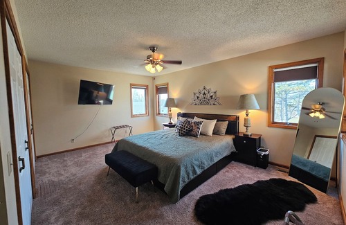 Elizabeth House | The Willow Zen Sanctuary with your personal Sauna/shower & jetted tub!