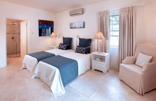 Paynes Bay Villa | 6 BR Vacation Home with Private Pool
