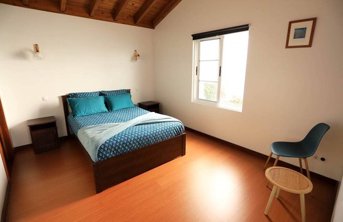 Pico Island House | The Blue Eden - Double Bedroom With Ocean View