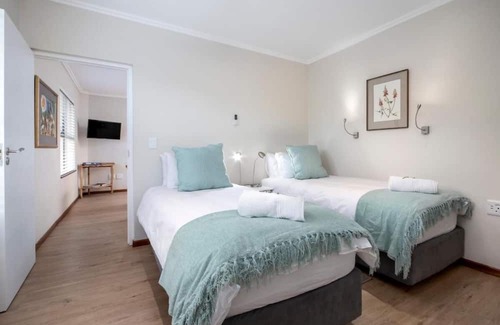 Hermanus Apartment | Steenbok House self catering Apartment