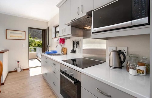 Hermanus Apartment | Steenbok House self catering Apartment