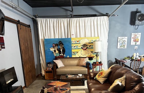 Gypsum Apartment | Cozy, quiet retreat! Enjoy small town living