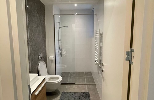 Sarajevska Apartment | 2-Bedroom Luxurious Apartment BW