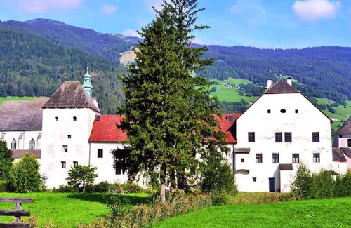 Vipiteno Apartment | Apartment 'B' with Mountain View, Private Terrace and Wi-Fi