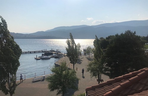 North End Resort | Delta Grand Okanagan Resort - 1 Bedroom Lakeview Condo - Full Kitchen - Sleeps 4