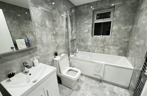 Elmbridge Apartment | Desford Delight: Modern 1Bedroom Apt