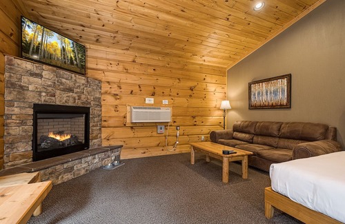 McHenry Cabin | Lakefront Cabin 3-Hot Tub, Dog Friendly