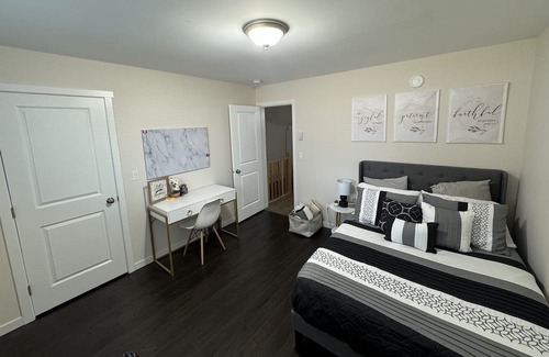 Williams Lake House | Cozy Bedroom in Williams Lake