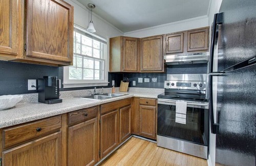 Murfreesboro House | Sunset Cottage: 2 bed 1 bath, Pet-Friendly.