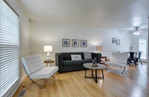 Murfreesboro House | Sunset Cottage: 2 bed 1 bath, Pet-Friendly.