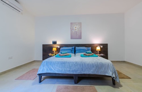 Qawra Apartment | Brand New Modern Bright 3 Bedroom 2 Bathroom Apartment C12