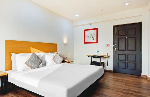 Dumdum House | Super OYO Townhouse 75779 The Royal
