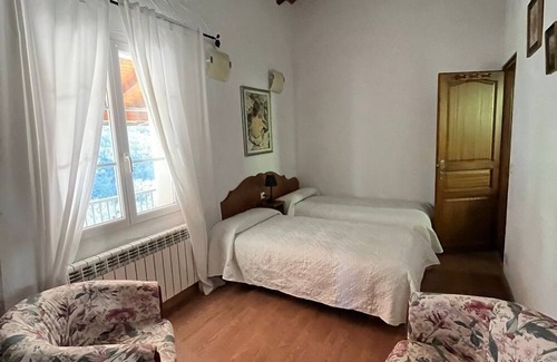 Navarra Pyrenees Apartment | Apartment 'Etxezurialde I' with Mountain View, Private Terrace and Wi-Fi