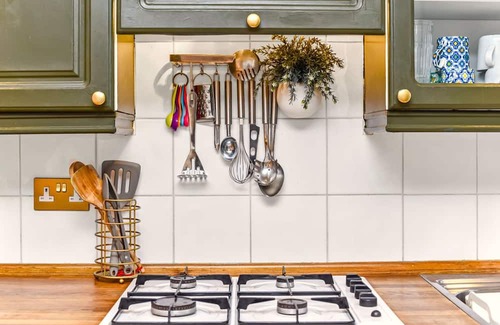 Tulse Hill House | 1835 Cottage in London