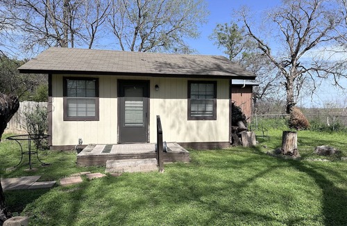 Del Valle Apartment | Green Haven Studio near ABIA COTA Austin SXSW Airport F1