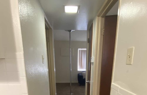 Florissant Apartment | Quiet cozy apartment right off the highway! Next to 3 shopping plaza’s!