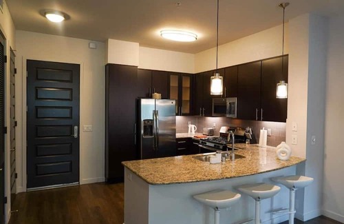 Warner Center Apartment | Luxury Designed 2 Bedrooms Part Hotel in Woodland Hills CA