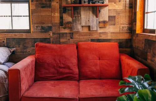 Holladay Cabin | Cozy Tiny Cabin Getaway w/ Views