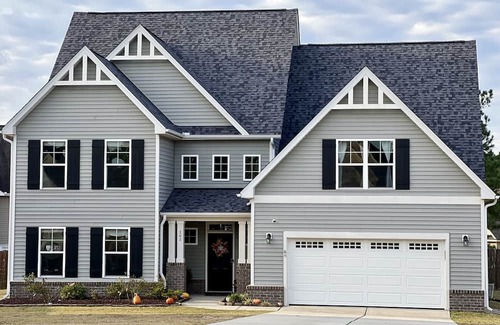 Aberdeen House | 4BR Getaway Close 2 US Open 2024