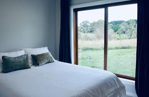 Nashdale Villa | Villa Cordoba - Winery Escape
