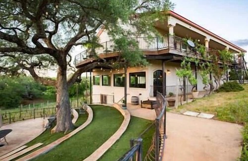 Marble Falls Apartment | Lonely Oak Guesthouse! Room 2