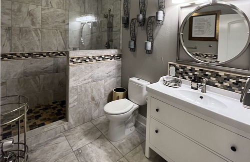 Marble Falls Apartment | Lonely Oak Guesthouse! Room 2