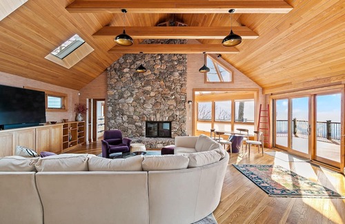 Roseland House | Dragon's Back with Wintergreen Advantage