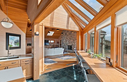 Roseland House | Dragon's Back with Wintergreen Advantage