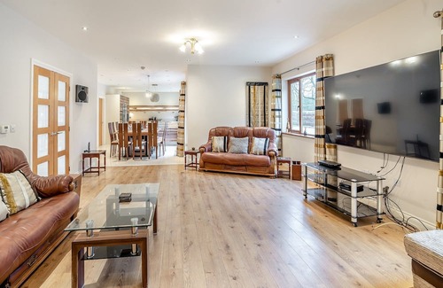 Neath Cottage | 5 bedroom accommodation in Neath