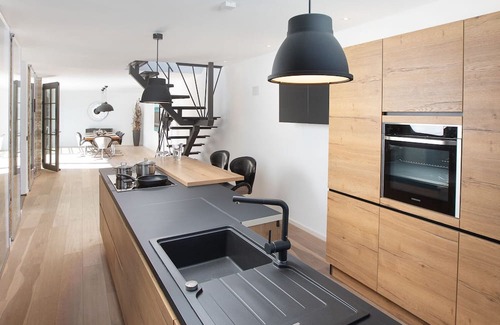 Munzingen Apartment | Ferienloft, 200qm, 3 Schlafzimmer, max 8 Personen
