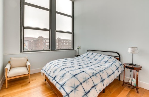 West Side Condo | Sleek, Modern Jersey City Condo: 4 Mi to NYC!