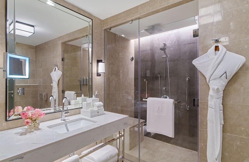 Mecca House | A journey of a lifetime! Experience luxury and comfort at Address Jabal Omar.